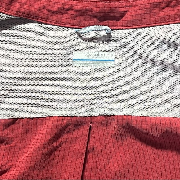 Columbia Men’s Shirt Size L Omni-Shade Red Short Sleeve Button Front - Picture 8 of 10